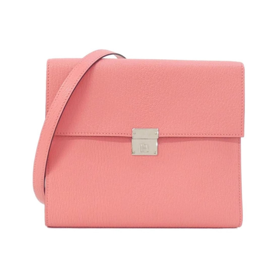 Hermes Click 16cm 073568CK Shoulder Wallet: --- Catalog ---Category: SizeSize (HxWxD): 14cm x 16cm x 2cm / 5.51'' x 6.29'' x 0.78''Strap / Chain Length: 1.14m / 45.27''Category: DesignType: Chain/Shoulder walletGender: WomenMaterial: Chevre