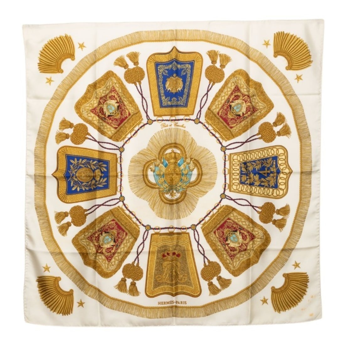 Hermes Carre 90 Poste et Cavalerie Saber-shaped pouch scarf muffler beige white multicolor silk: --- Catalog ---Category: SizeSize (LxW): 88cm x 88cm / 34.64'' x 34.64''Category: DesignType: ScarfColor: Beige, Multi-color, WhiteGender: WomenMaterial: Silk Category: GeneralBrand: Hermes--- Item Li