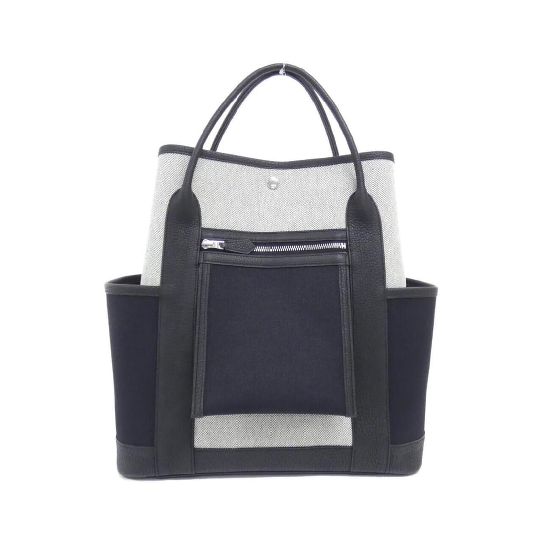 Hermes Garden Party Pocket Vertical 085734CK Handbag: --- Catalog ---Category: SizeSize (HxWxD): 38cm x 34cm x 19cm / 14.96'' x 13.38'' x 7.48''Category: DesignType: HandbagColor: Black, EcruGender: WomenMaterial: Negonda leather Hardware Color: