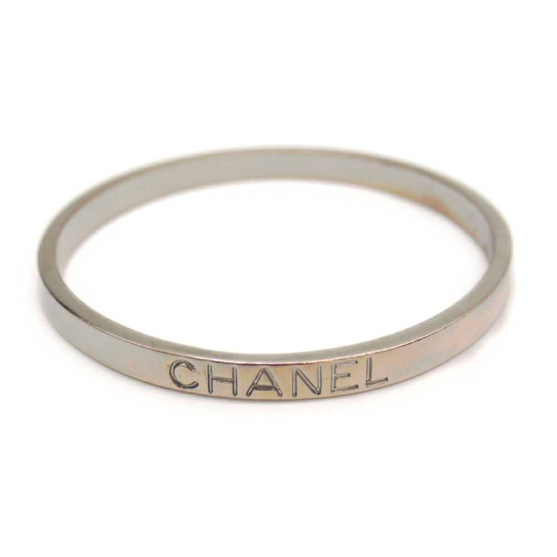 CHANEL Bangle Bracelet: --- Catalog ---Category: SizeLength: 20cm / 7.87''Category: DesignType: BangleColor: SilverGender: WomenMaterial: MetalCategory: GeneralBrand: Chanel--- Item List ---Section: ConditionRanking: Rank