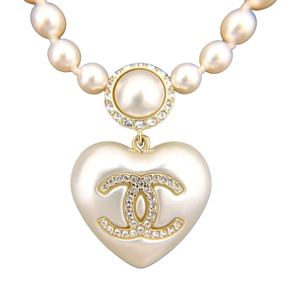 Chanel Faux Heart Pearl Rhinestone Costume Jewelry Necklace - Accessory Coco Mark Total Weight 27.4g: --- Catalog ---Category: SizeWeight: 27.4g / 0.96oz.Pendant Size: 25mm x 25mm / 0.98'' x 0.98''Neck Circumference: 51 cm / 20.07''Category: DesignStone: RhinestoneGender: WomenNecklace Type: NecklaceC