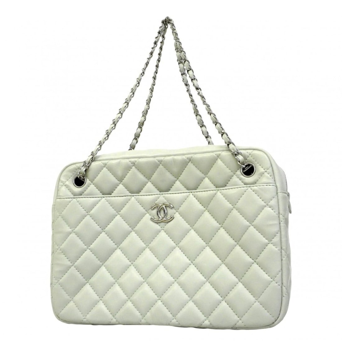 Chanel Matelassé Chain Shoulder Bag, Lambskin, Pale Green, Women's: --- Catalog ---Category: SizeSize (HxWxD): 23cm x 31cm x 10cm / 9.05'' x 12.2'' x 3.93''Category: DesignType: Shoulder bagColor: Pale greenGender: WomenMaterial: Leather Hardware Color: SilverLeather/