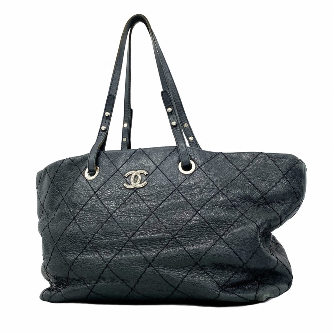 Chanel On the Road Tote Bag, Leather, Black, Women's, P2855987: --- Catalog ---Category: SizeSize (HxWxD): 26.5cm x 35.5cm x 16cm / 10.43'' x 13.97'' x 6.29''Category: DesignType: Tote bagColor: BlackGender: WomenMaterial: Leather Hardware Color: SilverCategory: G