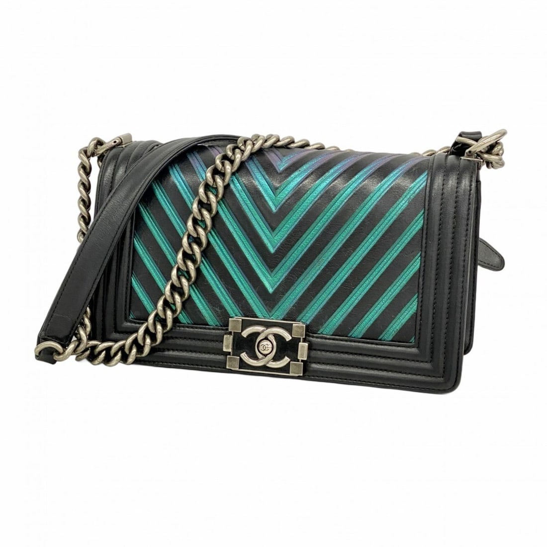 Chanel Boy Chain Shoulder Bag, Lambskin, Black/Green, Women's: --- Catalog ---Category: SizeSize (HxWxD): 17cm x 23cm x 7.5cm / 6.69'' x 9.05'' x 2.95''Category: DesignType: Shoulder bagColor: Black, GreenGender: WomenMaterial: Leather Hardware Color: SilverLeath