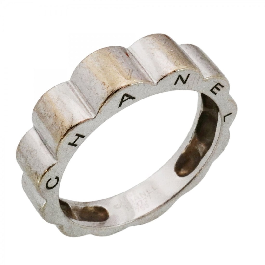 Chanel Profield Camellia Ring, 18K White Gold, Size 62, Men's: --- Catalog ---Category: SizeUS Size: 10.5Brand Size: 62Category: DesignType: Band ringGender: MenMaterial: White gold (18K)Category: GeneralBrand: Chanel--- Item List ---Section: ConditionRanking: Ra