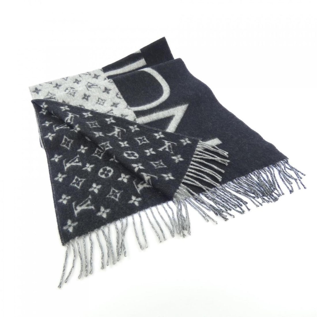 Louis Vuitton LV Split M70924 Scarf: --- Catalog ---Category: SizeSize (LxW): 1.87m x 44cm / 73.62'' x 17.32''Category: DesignType: StoleColor: Black, GrayGender: MenMaterial: Cashmere 100%Category: GeneralBrand: Louis Vuitton--- Item
