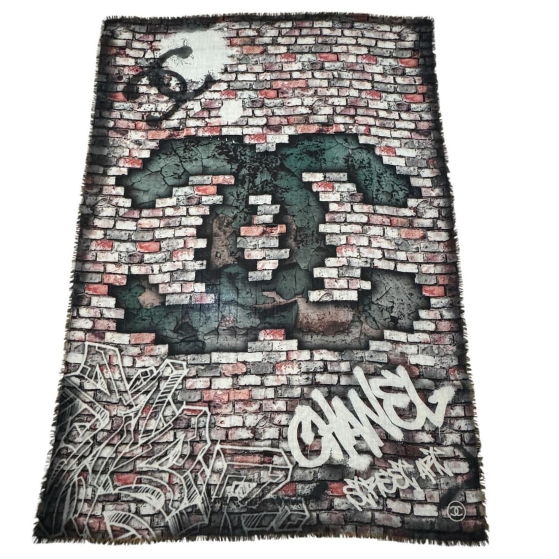 Chanel logo scarf, brick pattern, 100% cashmere, women's. (1 of 19)