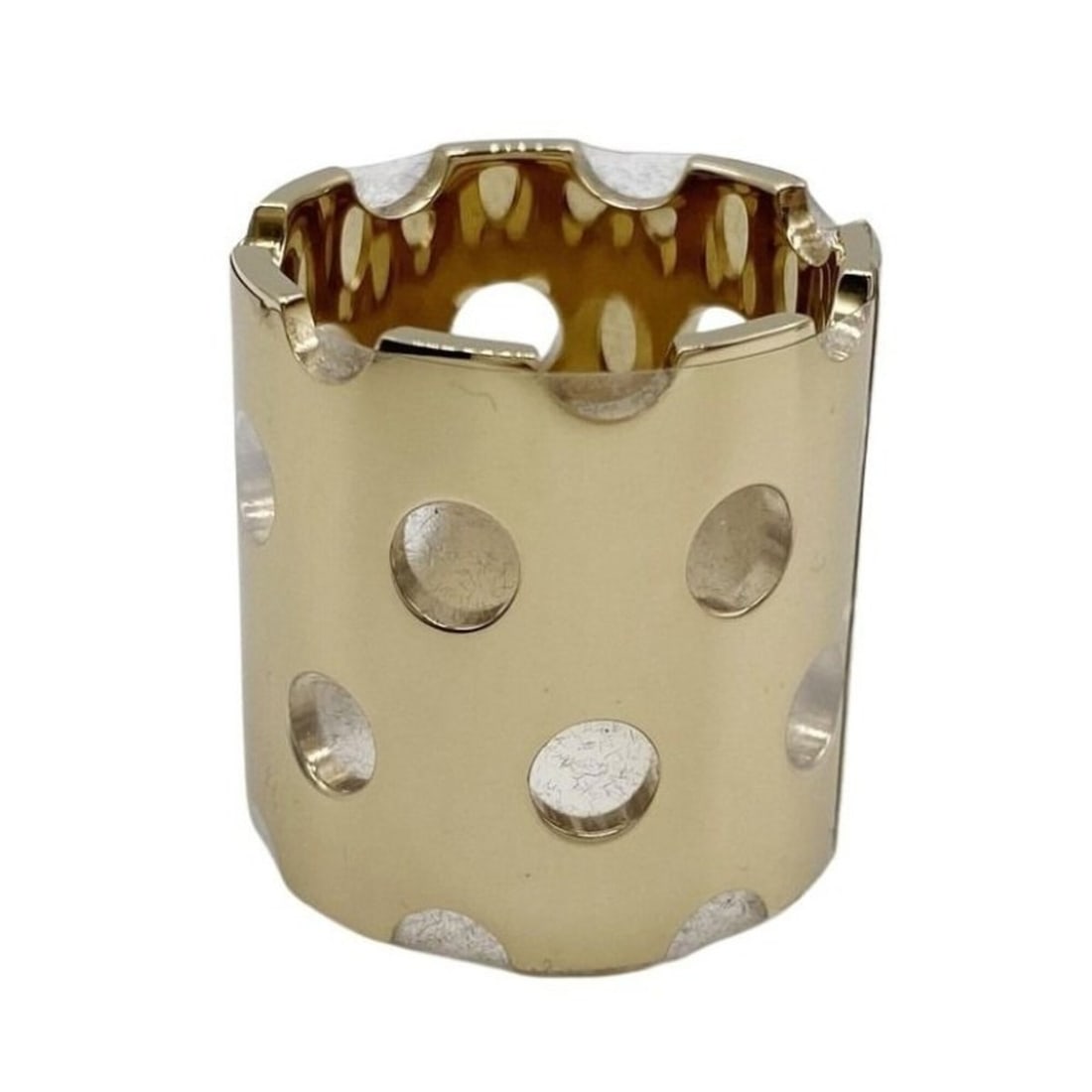 HERMES scarf ring, gold metal, women's, perforated.: --- Catalog ---Category: DesignType: Scarf ringColor: GoldGender: WomenMaterial: Metal Category: GeneralBrand: HermesCountry of Origin: FranceCategory: Physical PropertiesSize (HxWxD): 2.5cm x 2.6cm /