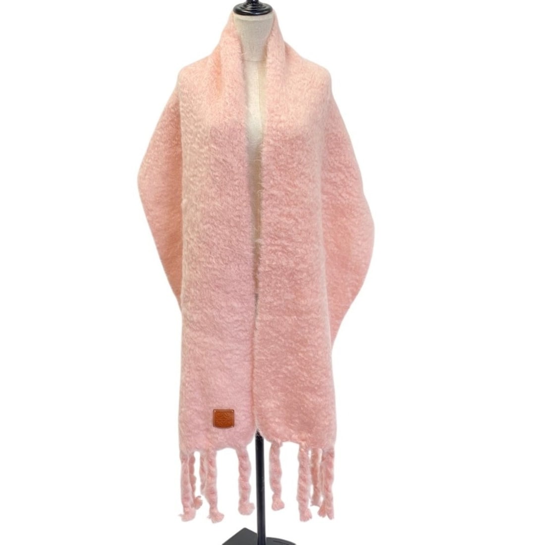 LOEWE Mohair Fringe Long Scarf/Stole, Light Pink, Women's: --- Catalog ---Category: SizeSize (LxW): 2.35m x 47cm / 92.51'' x 18.5''Category: DesignType: StoleColor: Light pinkGender: WomenMaterial: Mohair Category: GeneralBrand: Loewe--- Item List ---Section: