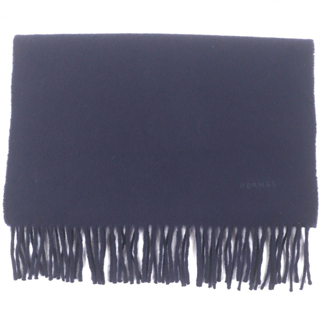 HERMES 100% Cashmere Scarf with Logo Embroidery and Fringe, Navy, Made in Scotland, Simple Design: --- Catalog ---Category: SizeSize (LxW): 1.54m x 39cm / 60.62'' x 15.35''Category: DesignType: StoleColor: NavyGender: Men,WomenMaterial: Cashmere 100%Category: GeneralBrand: Hermes--- Item List ---Se