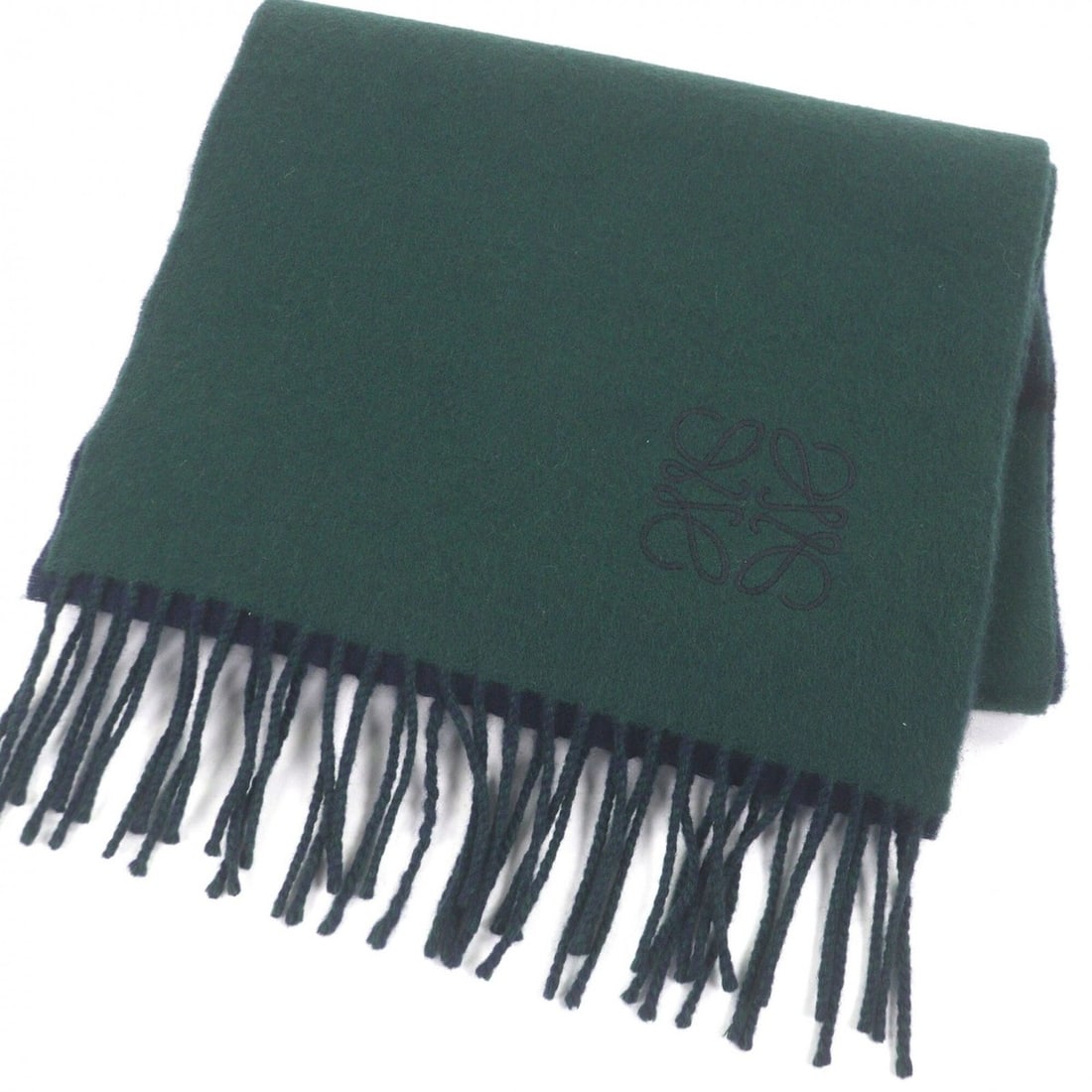 LOEWE wool cashmere anagram logo embroidered fringe scarf/shawl in navy and green. Authentic men's: --- Catalog ---Category: SizeSize (LxW): 1.84m x 27.5cm / 72.44'' x 10.82''Category: DesignType: StoleColor: Green, NavyGender: MenMaterial: Wool , Cashmere Category: GeneralBrand: Loewe--- Item List 