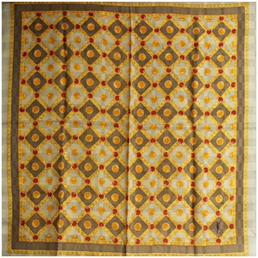 Yves Saint Laurent Wool Silk Large Scarf Stole Muffler Khaki x Mustard Red YVES SAINT LAURENT: --- Catalog ---Category: DesignType: ScarfColor: Khaki, Mustard, Red colorGender: Men,WomenMaterial: Wool , Silk Category: GeneralBrand: Yves Saint Laurent--- Item List ---Section: ConditionRanking: R