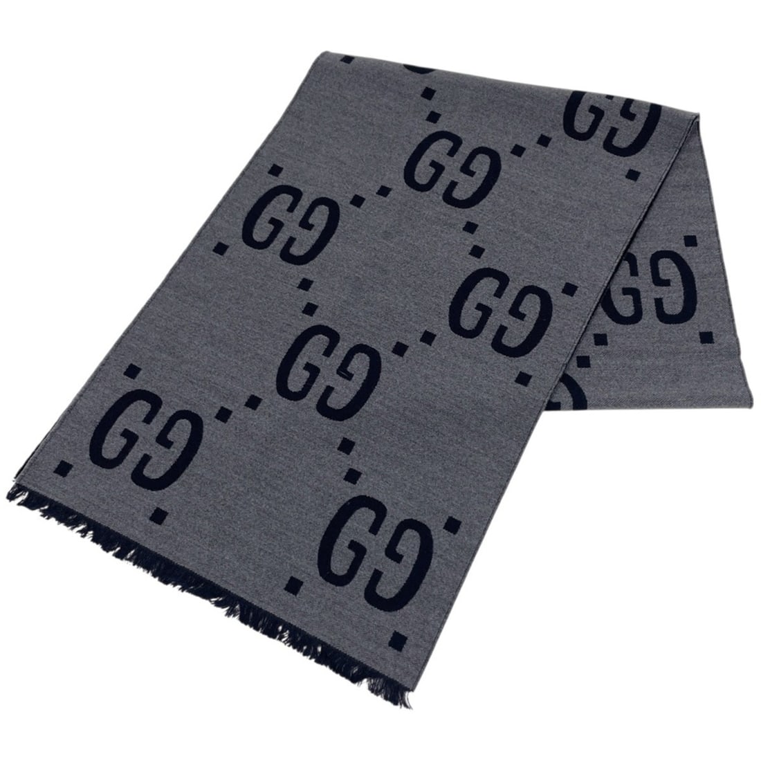 Gucci GG pattern scarf, fringed, wool and silk, navy, women's.: --- Catalog ---Category: SizeSize (LxW): 36.5cm x 1.95m / 14.37'' x 76.96''Category: DesignColor: NavyGender: WomenMaterial: Wool , Silk Category: GeneralMPN: 495592Brand: Gucci--- Item List ---Sectio