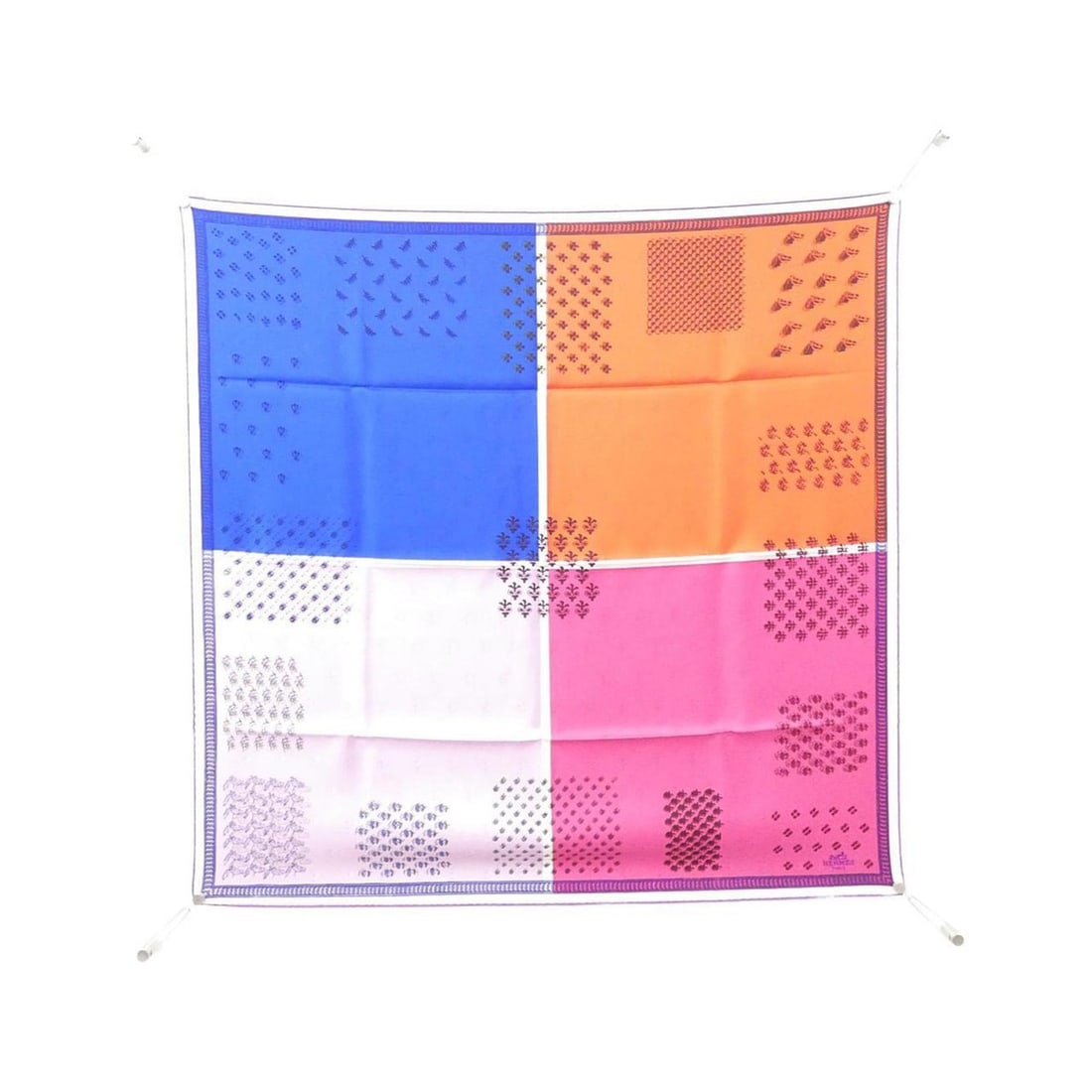 Hermes QUADRI AU BLOC Carre 173388S Scarf/Muffler: --- Catalog ---Category: SizeSize (LxW): 90cm x 90cm / 35.43'' x 35.43''Category: DesignType: ScarfColor: Blue, FuchsiaGender: WomenMaterial: Silk Category: GeneralBrand: Hermes--- Item List