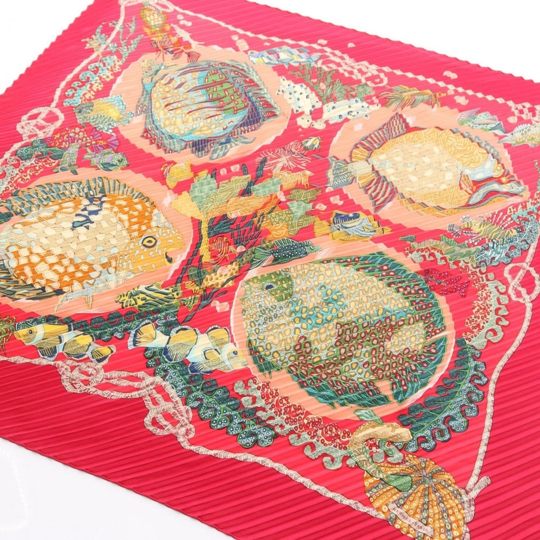 Hermes Carre Plissé Grands Fonds Scarf/Muffler, Silk, Women's, Pink/Multicolor: --- Catalog ---Category: SizeSize (LxW): 1.3m / 51.18''Category: DesignType: ScarfColor: Multi-color, PinkGender: WomenMaterial: Silk Category: GeneralBrand: Hermes--- Item List ---Section: ConditionR