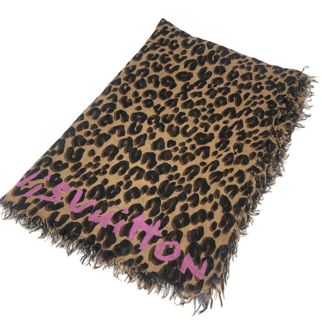 LOUIS VUITTON M79566 Etol Leopard Fashion Accessory Large Stole Scarf Cashmere Women's Brown: --- Catalog ---Category: SizeSize (LxW): 1.9m x 1.35m / 74.8'' x 53.14''Category: DesignType: StoleColor: BrownGender: WomenMaterial: Cashmere Category: GeneralBrand: Louis Vuitton--- Item List ---Sec
