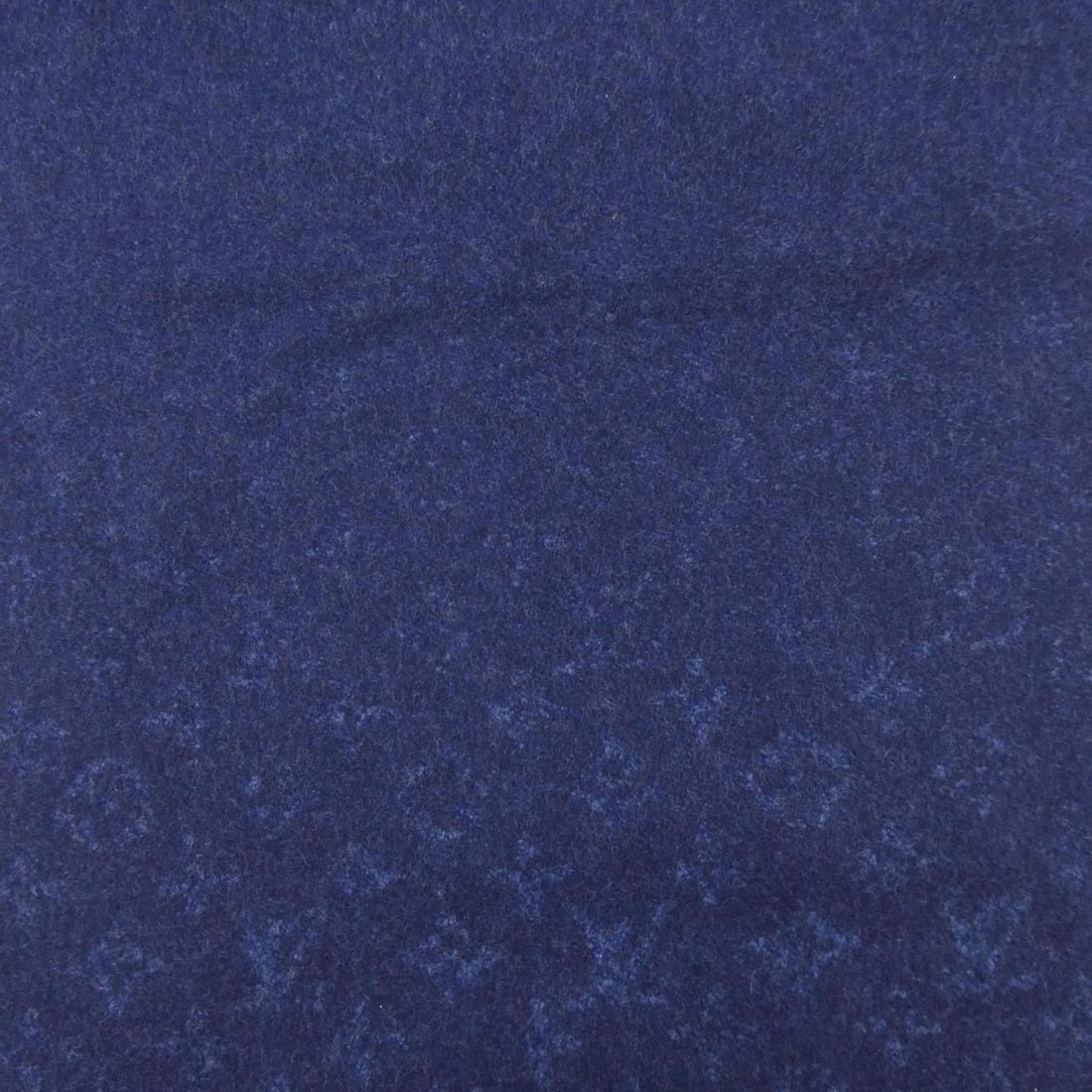 Louis Vuitton Monogram Gradient M70257 Scarf - 5