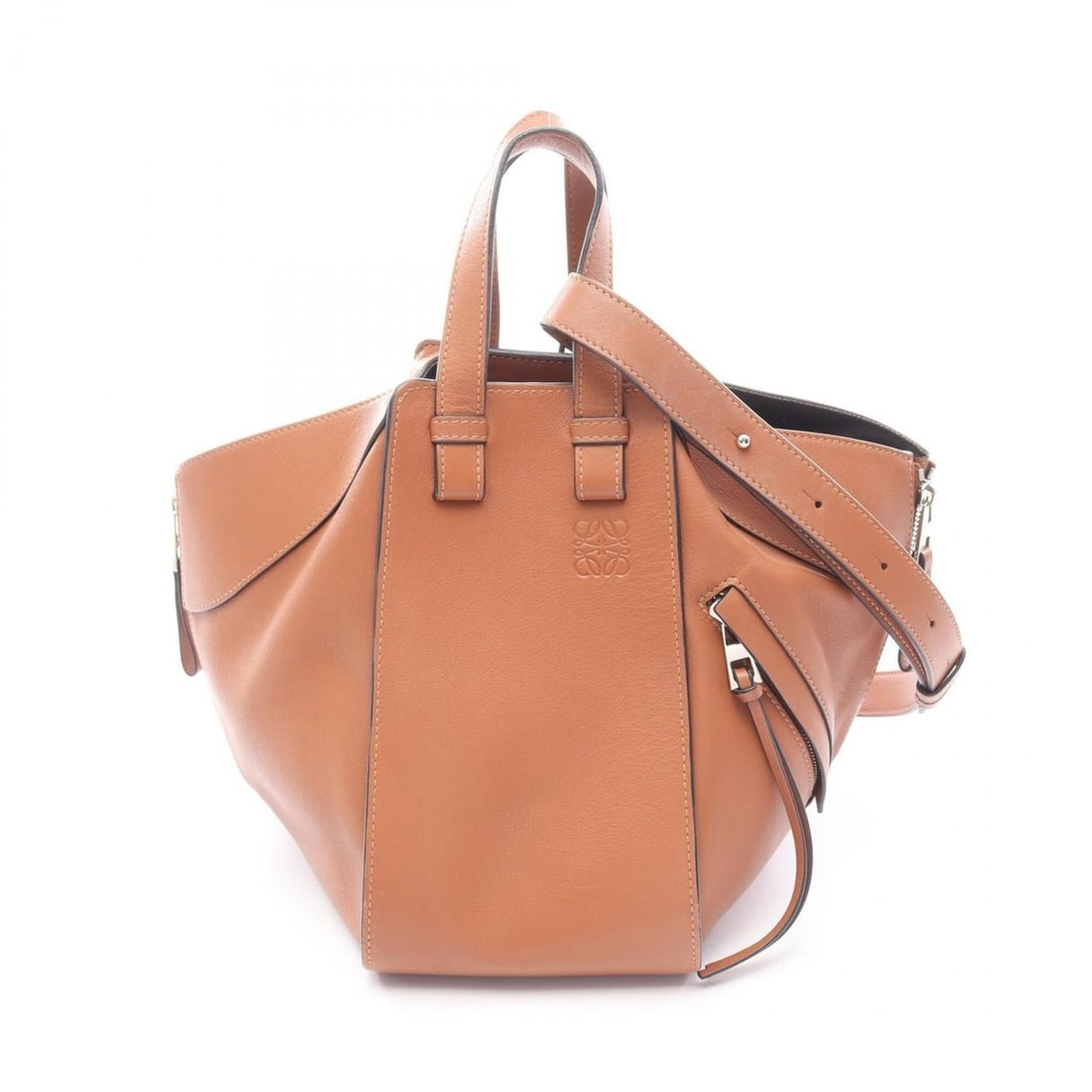 Loewe Hammock Small 2-Way Leather Handbag for Women, Brown: --- Catalog ---Category: SizeSize (HxWxD): 25cm x 14cm x 25cm / 9.84'' x 5.51'' x 9.84''Category: DesignType: HandbagColor: BrownGender: WomenMaterial: Leather Category: GeneralBrand: Loewe--- Item