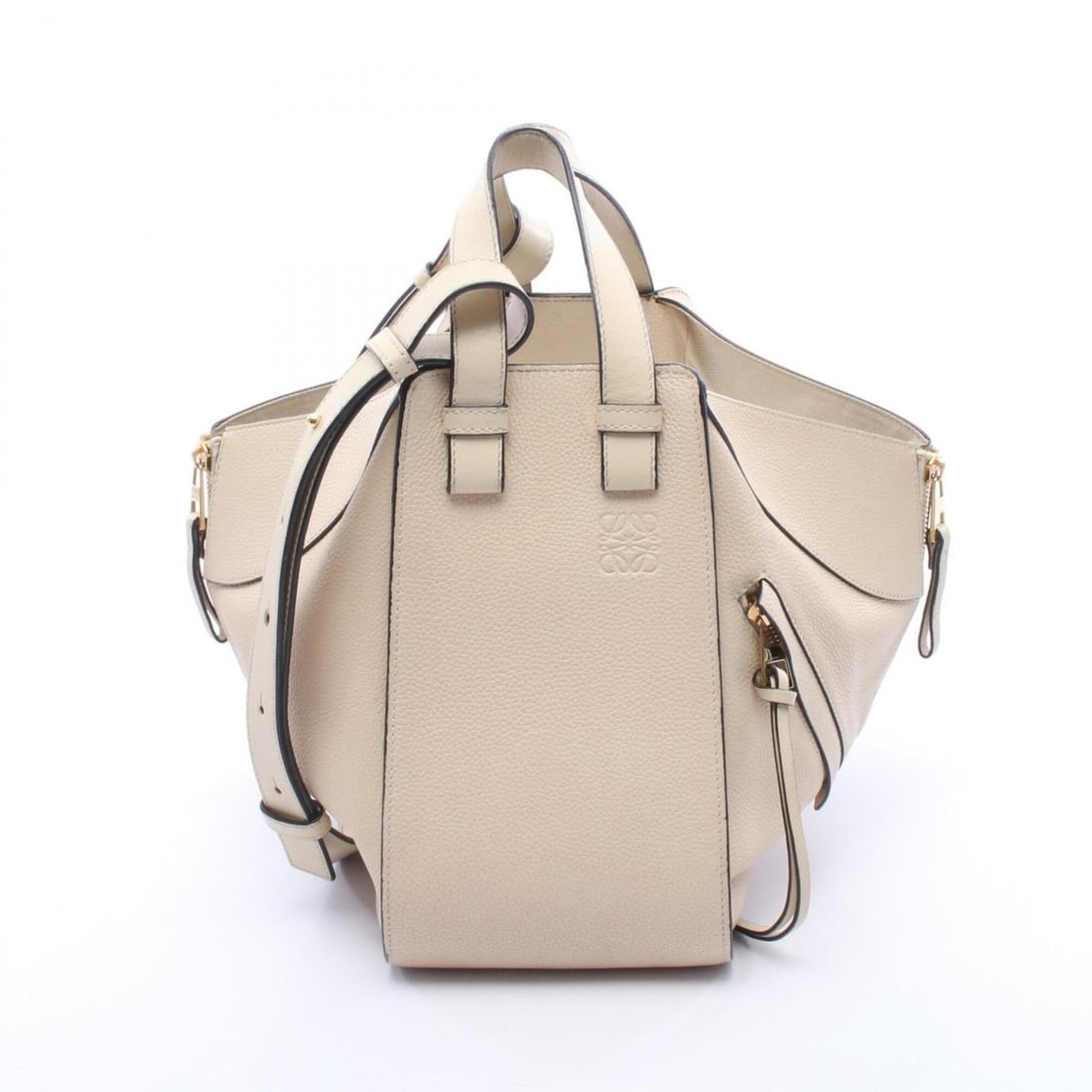 Loewe Hammock Small 2-Way Leather Handbag for Women, Ivory: --- Catalog ---Category: SizeSize (HxWxD): 25cm x 14cm x 25cm / 9.84'' x 5.51'' x 9.84''Category: DesignType: HandbagColor: IvoryGender: WomenMaterial: Leather Category: GeneralBrand: Loewe--- Item Li