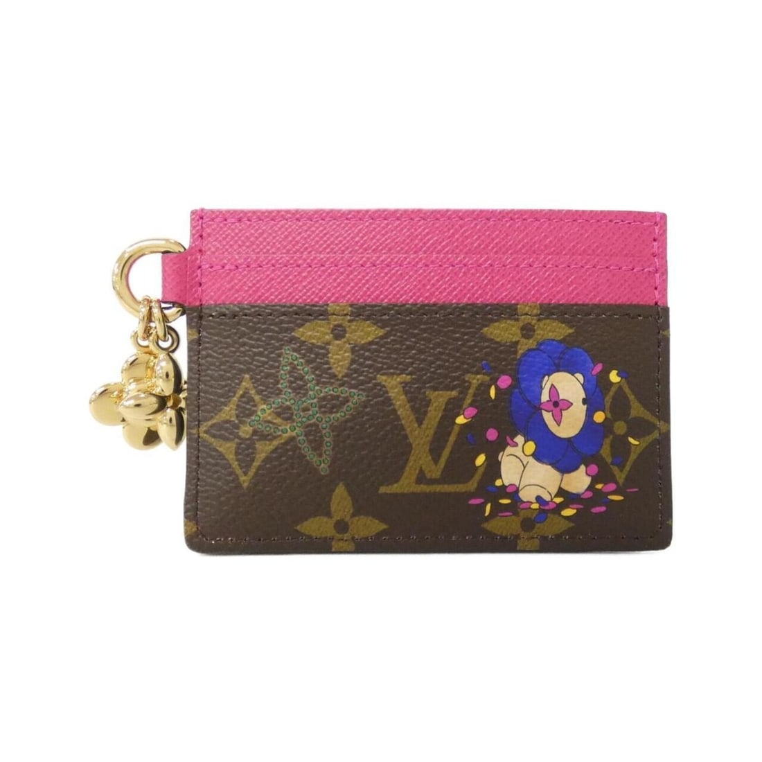 Louis Vuitton Monogram (Vivienne Winter Holiday) Portecarte LV Charm M15332 Business Card: --- Catalog ---Category: DesignType: Card caseColor: MarronGender: WomenMaterial: Coated canvas Category: GeneralMPN: M15332Brand: Louis VuittonCategory: Physical PropertiesSize (HxWxD): 7cm x 10cm / 