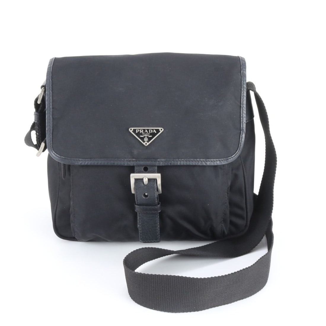Prada Tessuto Nylon Triangle Logo Leather Shoulder Bag, Crossbody Messenger Black, Men's: --- Catalog ---Category: SizeSize (HxWxD): 21cm x 25cm x 11cm / 8.26'' x 9.84'' x 4.33''Category: DesignType: Messenger bag, Shoulder bagColor: BlackGender: MenMaterial: Nylon , Leather Category: Gene