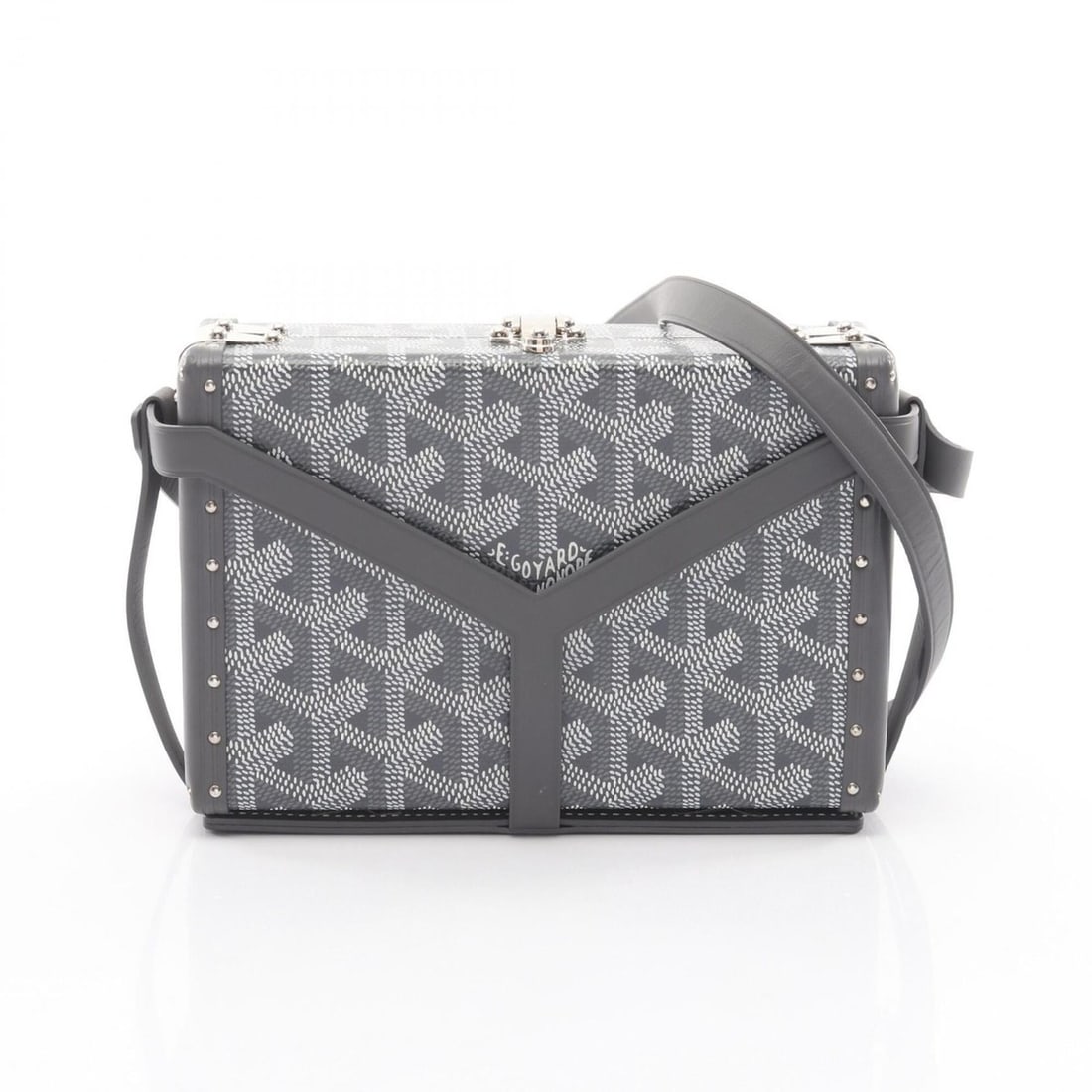 Goyard Minaudière Trunk Bag, Shoulder Handbag, Coated Canvas, Leather, Women's, Gray: --- Catalog ---Category: SizeSize (HxWxD): 11cm x 16.5cm x 5cm / 4.33'' x 6.49'' x 1.96''Category: DesignType: Handbag, Shoulder bagColor: GrayGender: WomenMaterial: Coated canvas , Leather Category: 