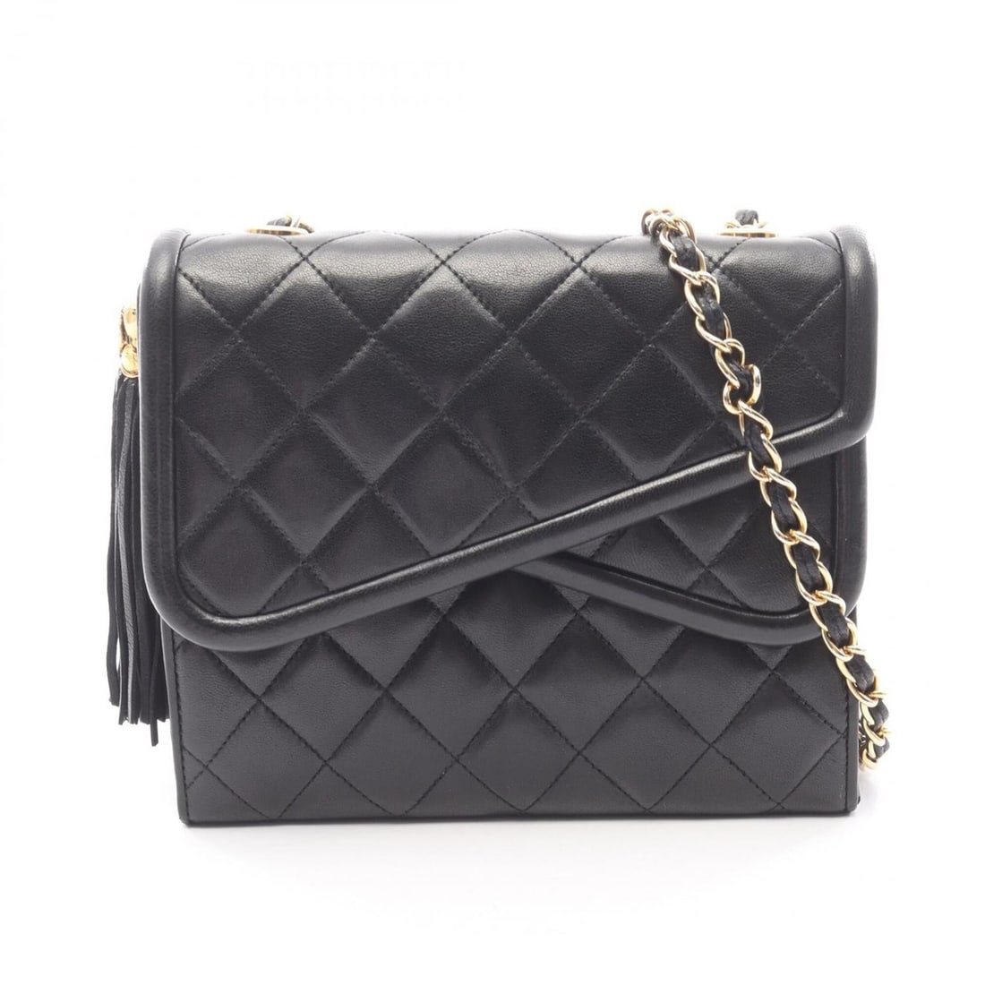 Chanel Matelassé Fringe Shoulder Bag/Handbag, Lambskin Leather, Women's, Black: --- Catalog ---Category: SizeSize (HxWxD): 16cm x 19cm x 6cm / 6.29'' x 7.48'' x 2.36''Category: DesignType: Shoulder bagColor: BlackGender: WomenMaterial: Leather Leather/Fur Type: LambskinCategory: 