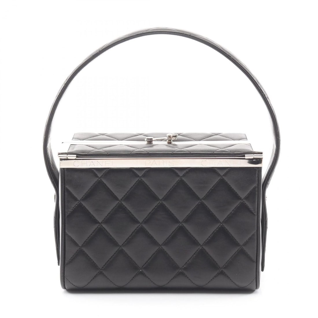 Chanel Matelassé Handbag, Lambskin Leather, Women's, Black: --- Catalog ---Category: SizeSize (HxWxD): 13cm x 19cm x 10cm / 5.11'' x 7.48'' x 3.93''Category: DesignType: HandbagColor: BlackGender: WomenMaterial: Leather Leather/Fur Type: LambskinCategory: Gene