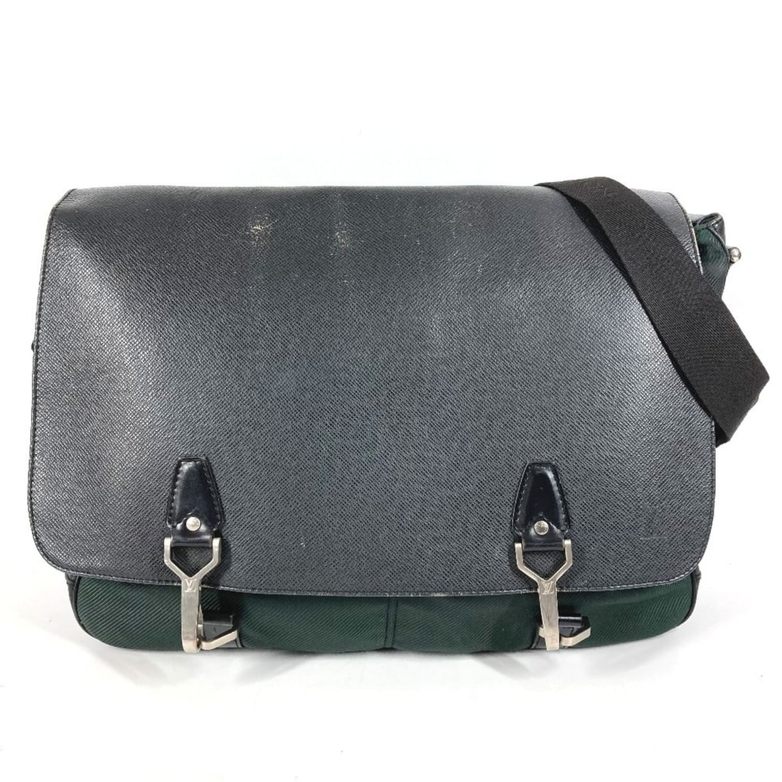 LOUIS VUITTON M30162 Taiga Delsu Bag, Flap, Crossbody, Messenger Shoulder Nylon, Leather, Men's,: --- Catalog ---Category: SizeSize (HxWxD): 30cm x 39cm x 10cm / 11.81'' x 15.35'' x 3.93''Category: DesignType: Messenger bag, Shoulder bagColor: Black, KhakiGender: Men,Women,UnisexMaterial: Taiga le