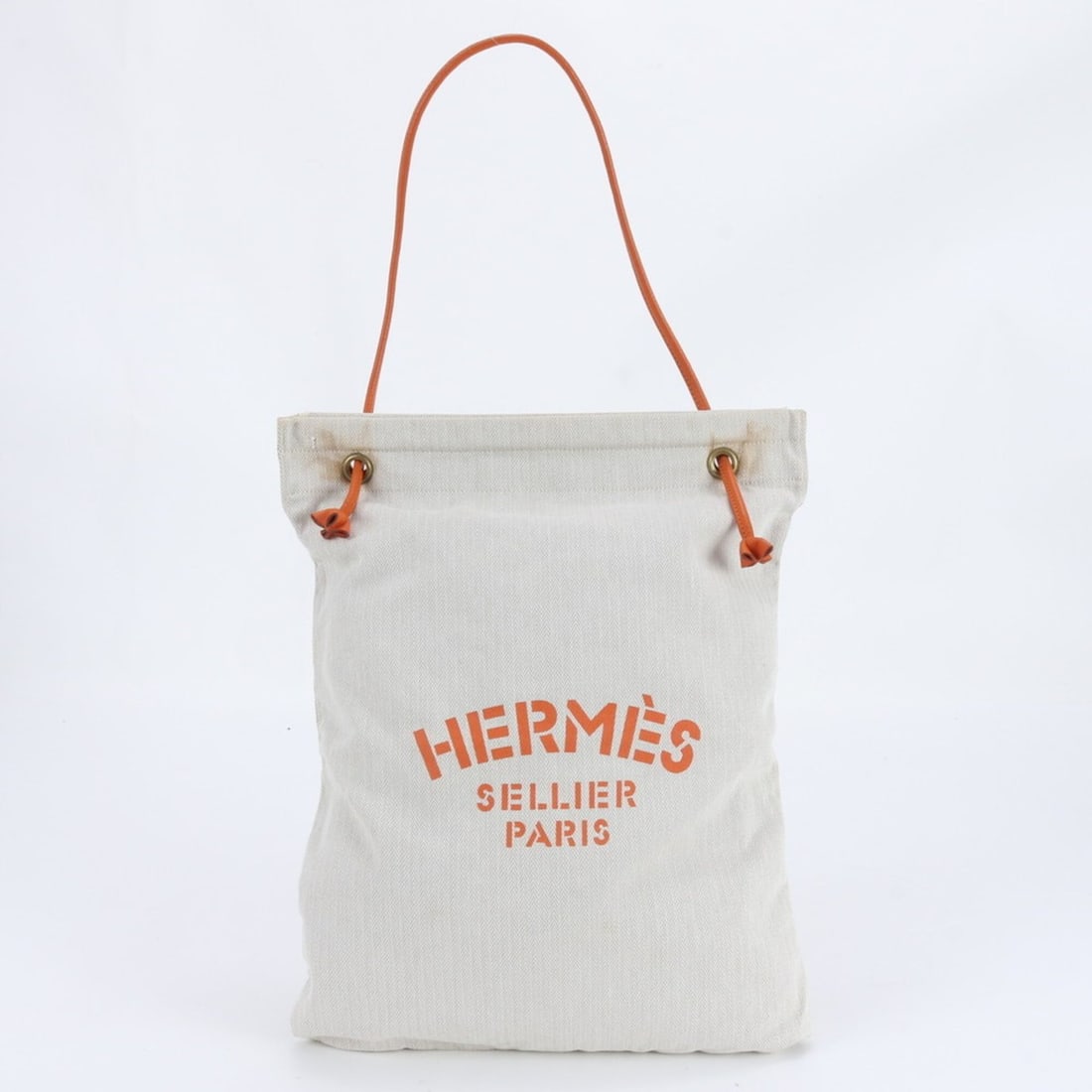 Hermes Aline GM Toile Chevron Leather Shoulder Bag, One-Shoulder Tote Handbag - Women's: --- Catalog ---Category: SizeSize (HxWxD): 44cm x 33cm x 5cm / 17.32'' x 12.99'' x 1.96''Category: DesignType: Handbag, Shoulder bag, Tote bagColor: Beige, OrangeGender: WomenMaterial: Canvas , Leathe