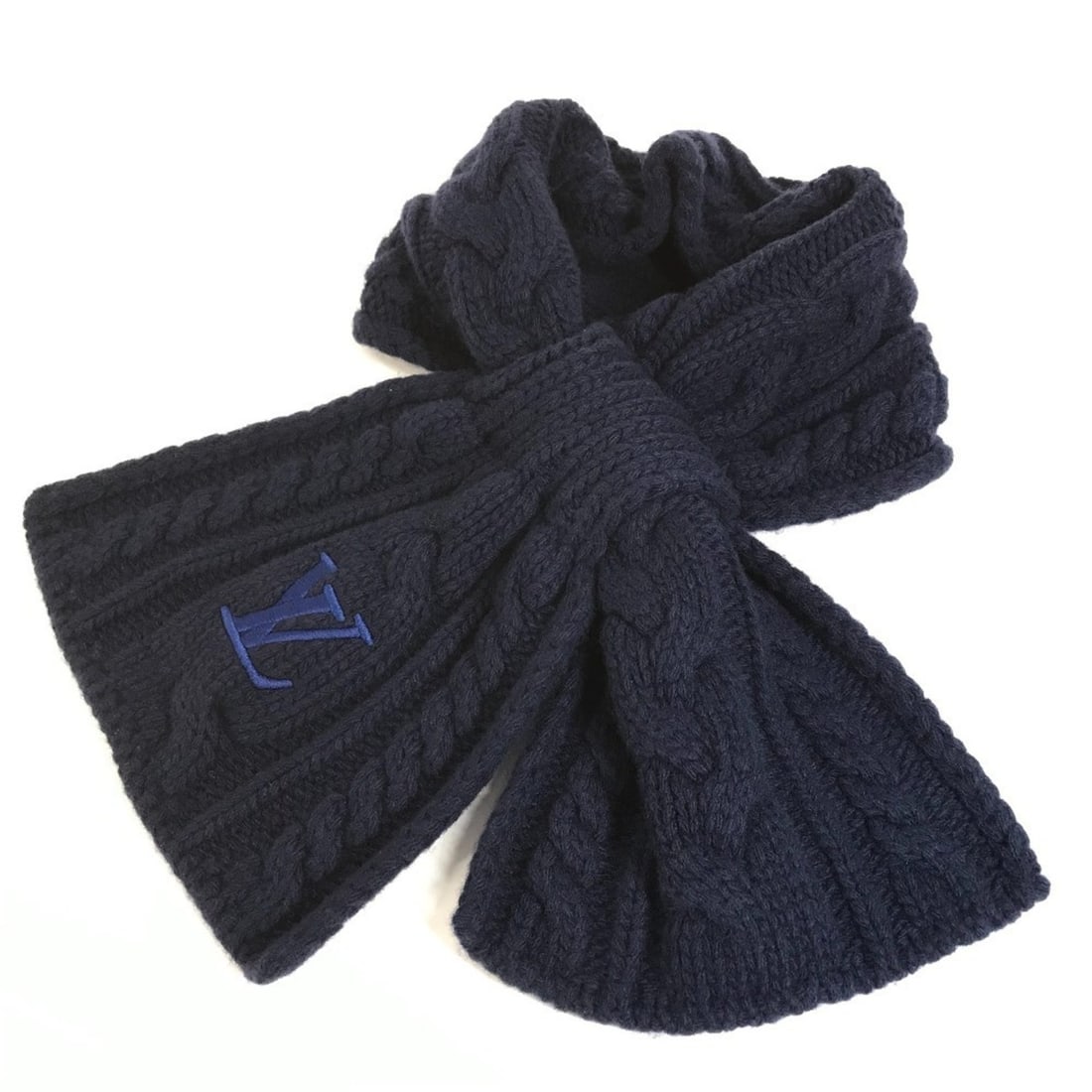 LOUIS VUITTON M96755 Scarf Muffler Only LV Mini Cable Knit Tippet Wool Men's Women's Navy: --- Catalog ---Category: SizeSize (LxW): 87cm x 19cm / 34.25'' x 7.48''Category: DesignType: StoleColor: NavyGender: Men,Women,UnisexMaterial: Wool Category: GeneralBrand: Louis VuittonCountry of