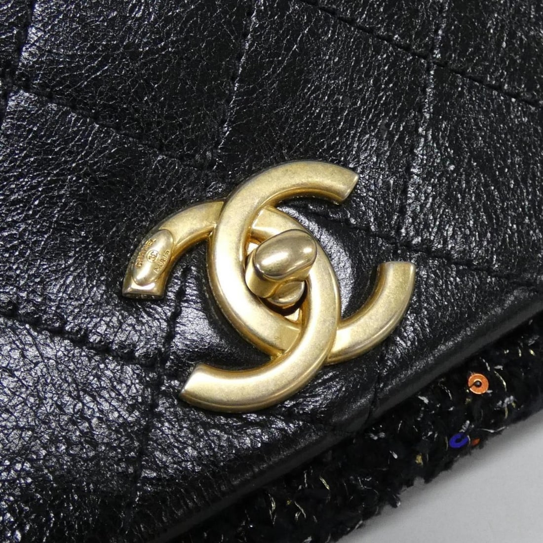 Chanel 91992 Shoulder Bag - 5