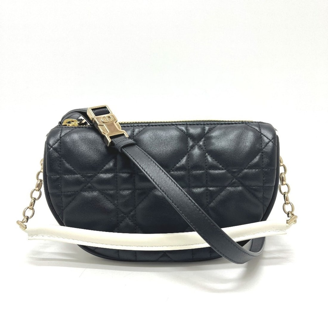 Christian Dior Dior M7200ONOA Cannage Vibe Hobo Bag 2-Way Handbag Shoulder Leather Women's Black: --- Catalog ---Category: SizeSize (HxWxD): 14cm x 22cm x 6cm / 5.51'' x 8.66'' x 2.36''Strap Length: 78cm / 30.7''Handle Length: 32cm / 12.59''Category: DesignType: Handbag, Shoulder bagColor: Black, 