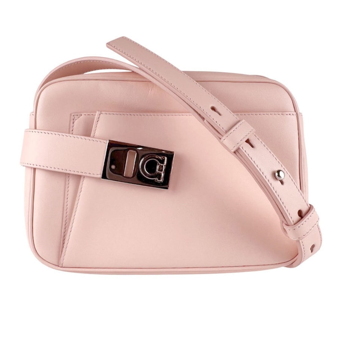 Salvatore Ferragamo shoulder bag, Gancini design, leather, pink, women's, z9681: --- Catalog ---Category: SizeSize (HxWxD): 15cm x 20cm x 5cm / 5.9'' x 7.87'' x 1.96''Category: DesignType: Shoulder bagColor: PinkGender: WomenMaterial: Leather Category: GeneralBrand: Salvatore Ferr