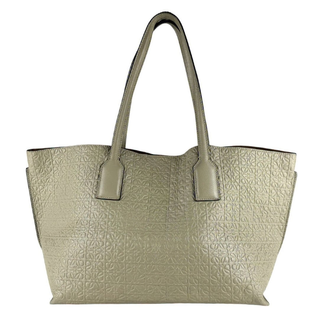 Loewe handbag, Anagram pattern, leather, beige, women's, z9669: --- Catalog ---Category: SizeSize (HxWxD): 24cm x 32cm x 15cm / 9.44'' x 12.59'' x 5.9''Category: DesignType: HandbagColor: BeigeGender: WomenMaterial: Leather Category: GeneralBrand: LoeweCountry of 