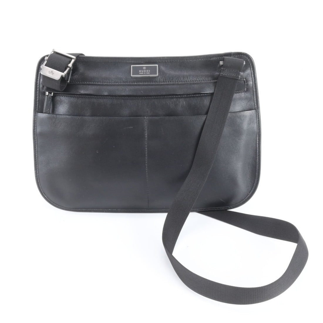 Gucci 001 3364 Leather Shoulder Bag, Crossbody Messenger Black, Men's: --- Catalog ---Category: SizeSize (HxWxD): 21cm x 29cm x 1cm / 8.26'' x 11.41'' x 0.39''Category: DesignType: Shoulder bagColor: BlackGender: MenMaterial: Leather Category: GeneralMPN: 001 3364Brand: 
