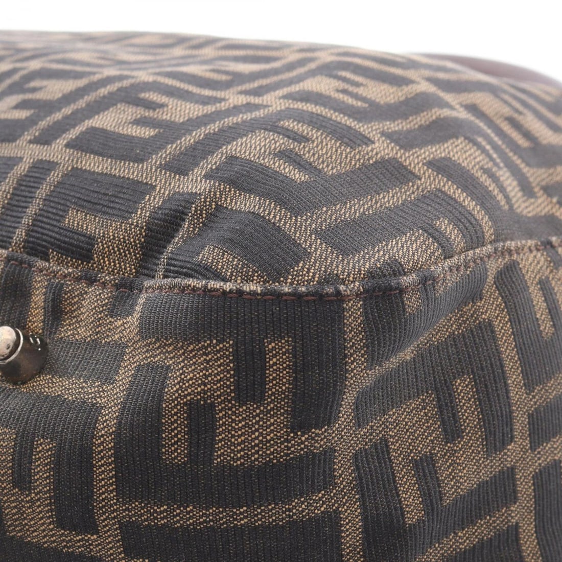 Fendi Zucca Tote Bag Handbag Canvas Leather Women's Brown 26329: --- Catalog ---Category: SizeSize (HxWxD): 31cm x 41cm x 14cm / 12.2'' x 16.14'' x 5.51''Category: DesignType: Handbag, Tote bagColor: BrownGender: WomenMaterial: Canvas , Leather Category: GeneralMPN