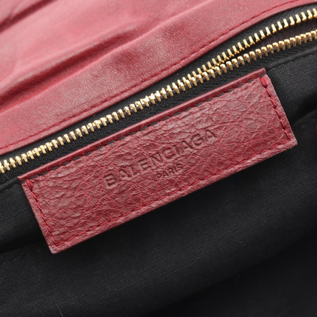 Balenciaga Giant Envelope Second Bag Clutch Handbag Leather Women's Bordeaux 327079: --- Catalog ---Category: SizeSize (HxWxD): 18cm x 31cm x 2cm / 7.08'' x 12.2'' x 0.78''Category: DesignType: Clutch bag, HandbagColor: BordeauxGender: WomenMaterial: Leather Category: GeneralMPN: 3270