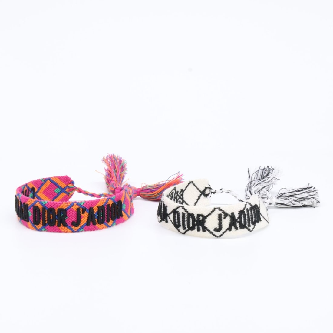Christian Dior J'ADIOR logo friendship bracelet (2 pieces total) - Pink and white Women's: --- Catalog ---Category: SizeLength: 21cm / 8.26''Category: DesignType: Charm braceletColor: Pink, WhiteGender: WomenCategory: GeneralBrand: Christian Dior--- Item List ---Section: ConditionRanking: R