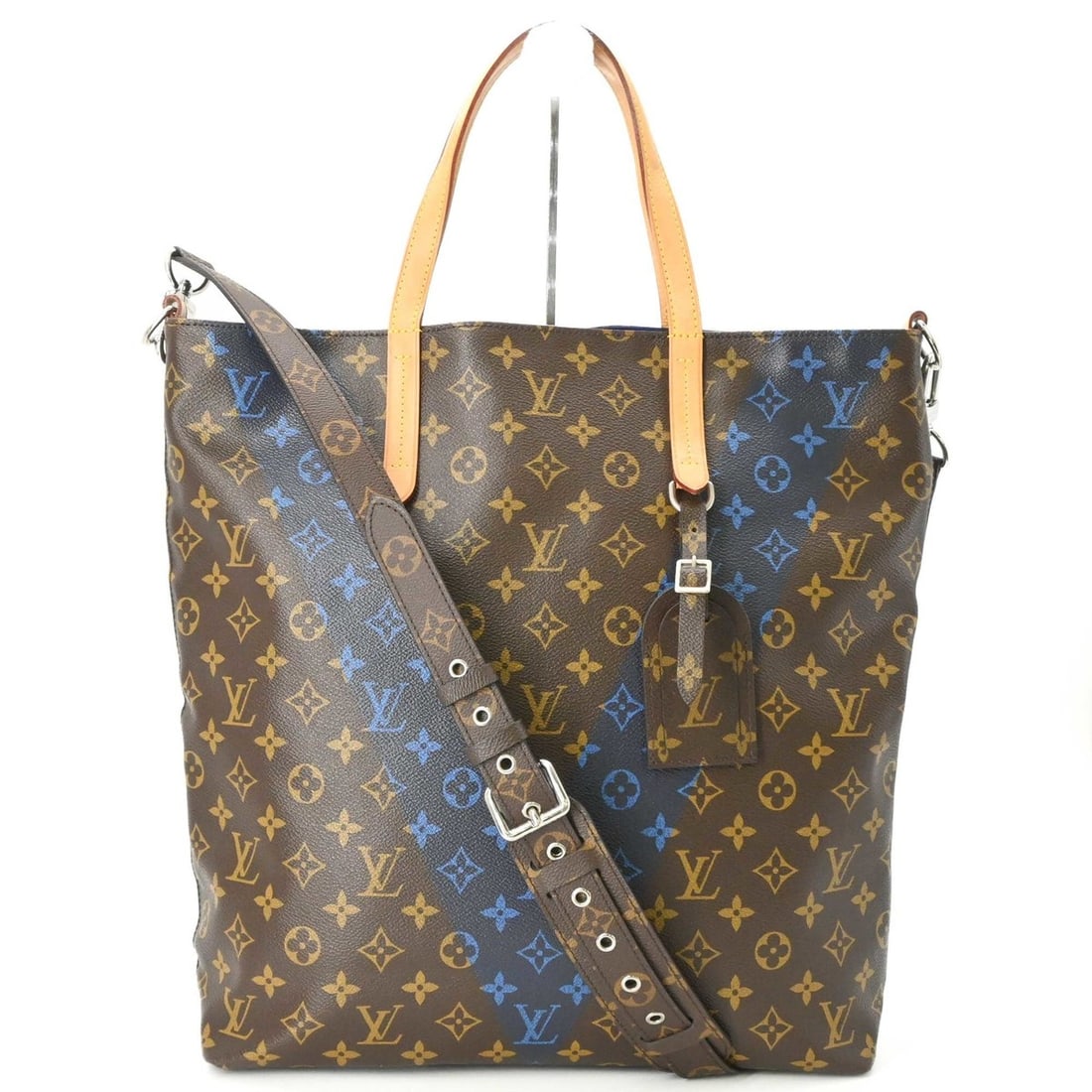 LOUIS VUITTON Louis Vuitton Monogram Cabas NS Tote Bag Shoulder Women's Brown M50147: --- Catalog ---Category: SizeSize (HxWxD): 37.5cm x 34cm x 10cm / 14.76'' x 13.38'' x 3.93''Category: DesignType: Shoulder bag, Tote bagColor: BrownGender: WomenMaterial: Monogram Category: GeneralMPN
