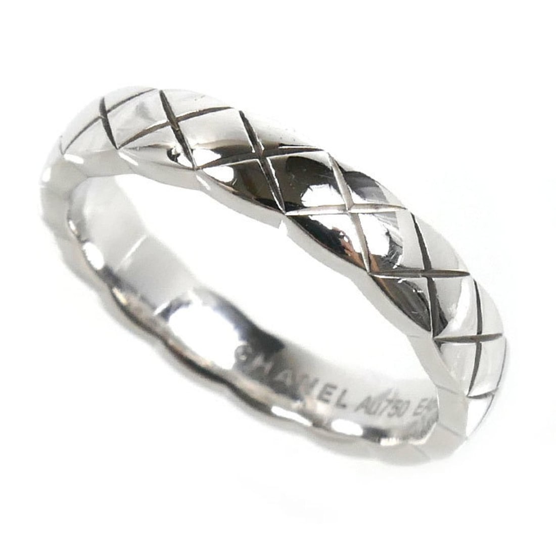 CHANEL 18KWG White Gold Coco Crush Ring J11793 45 3.4g Women's: --- Catalog ---Category: SizeUS Size: 3.5Brand Size: 45Category: DesignType: Band ringGender: WomenMaterial: White gold (18K)Category: GeneralMPN: J11793Brand: ChanelCountry of Origin: France--- Item 