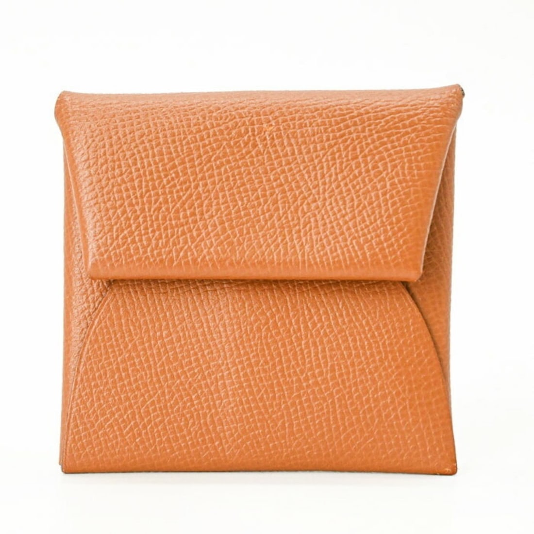HERMES Bastia GM Wallet/Coin Purse, Veau Epsom Leather, Gold, for Women and Men: --- Catalog ---Category: SizeSize (HxWxD): 8cm x 8cm / 3.14'' x 3.14''Category: DesignType: Coin purse/coin caseColor: GoldGender: Men,WomenMaterial: Epsom leather Category: GeneralBrand: