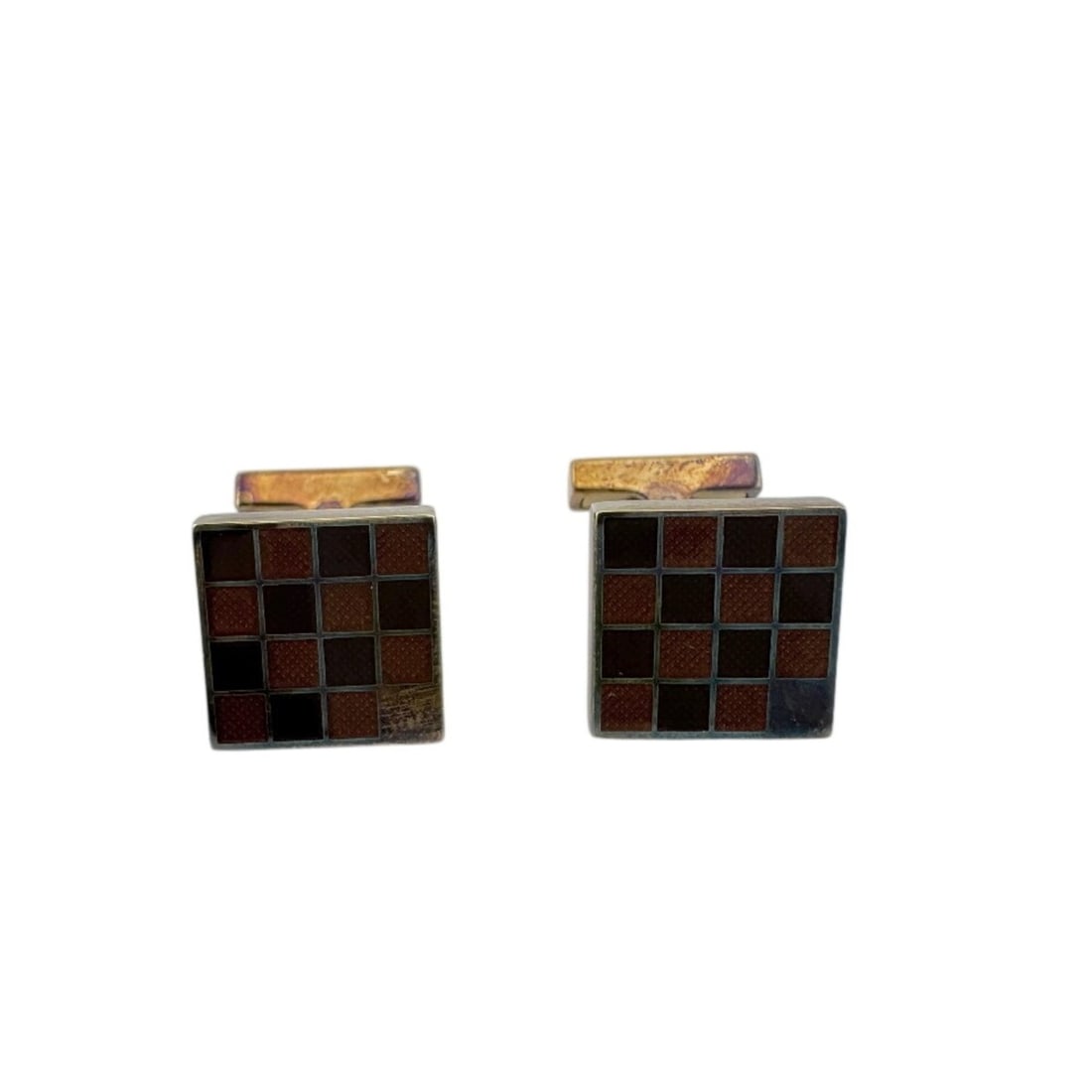 LOUIS VUITTON M64660 Bouton de Manchette Cufflinks with dedicated case, Brown: --- Catalog ---Category: SizeSize (HxWxD): 15.00mm x 15.00mm / 0.59'' x 0.59''Category: DesignType: Stud/buttonColor: Brown, GoldGender: MenMaterial: Silver 925Category: GeneralBrand: Louis