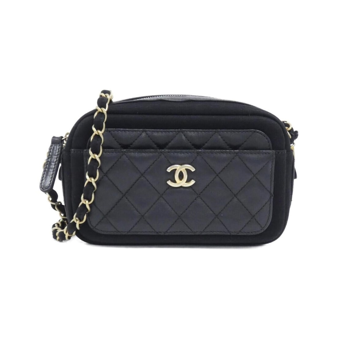 Chanel 57672 Shoulder Bag: --- Catalog ---Category: SizeSize (HxWxD): 12cm x 19cm x 6cm / 4.72'' x 7.48'' x 2.36''Category: DesignType: Shoulder bagColor: BlackGender: Men,WomenMaterial: Canvas , Leather Hardware Color: Matte