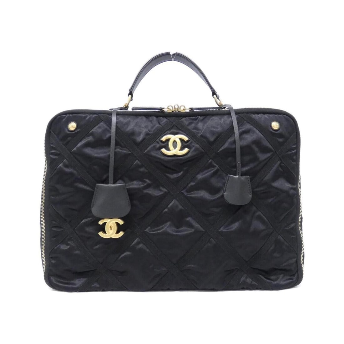 Chanel AA8178 Boston Bag: --- Catalog ---Category: SizeSize (HxWxD): 28cm x 37cm x 10cm / 11.02'' x 14.56'' x 3.93''Category: DesignType: Boston bagColor: BlackGender: WomenMaterial: Nylon Hardware Color: Matte goldCategory: