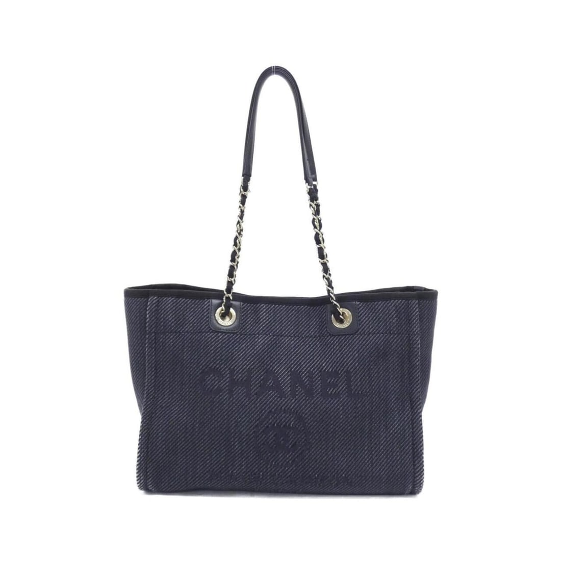 Chanel Deauville Line 67001 Handbag: --- Catalog ---Category: SizeSize (HxWxD): 26cm x 35cm x 14cm / 10.23'' x 13.77'' x 5.51''Category: DesignType: HandbagColor: BlackGender: Women,MenMaterial: Nylon canvas Hardware Color: