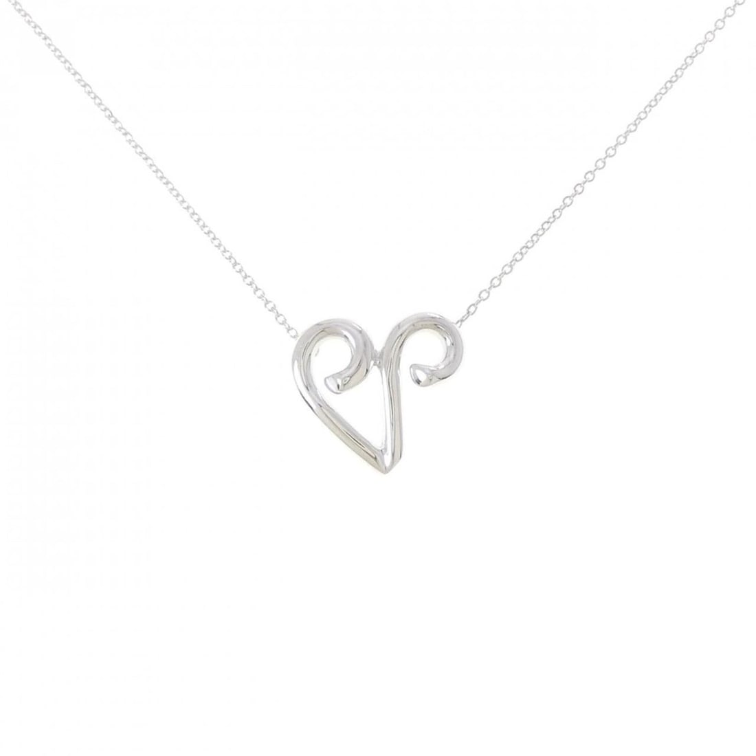 Tiffany 925 Necklace: --- Catalog ---Category: SizePendant Size: 15.2mm x 16.7mm / 0.59'' x 0.65''Neck Circumference: 43 cm / 16.92''Category: DesignGender: WomenMaterial: Silver 925Pendant Type: PendantNecklace Type: Neck