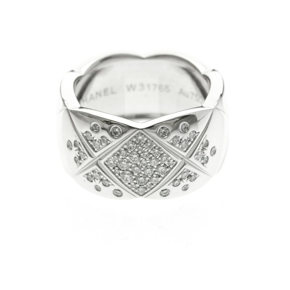 Chanel Coco Crush Ring Large Model Diamond White Gold (18K) Fashion Diamond Band Ring Silver: --- Catalog ---Category: SizeWidth: 11.2mm / 0.44''Weight: 16.1g / 0.56oz.JP Size: 10US Size: 5 1/4Brand Size: 50Category: DesignType: Band ringColor: SilverMetal: White GoldStone: DiamondStyle: Fashi