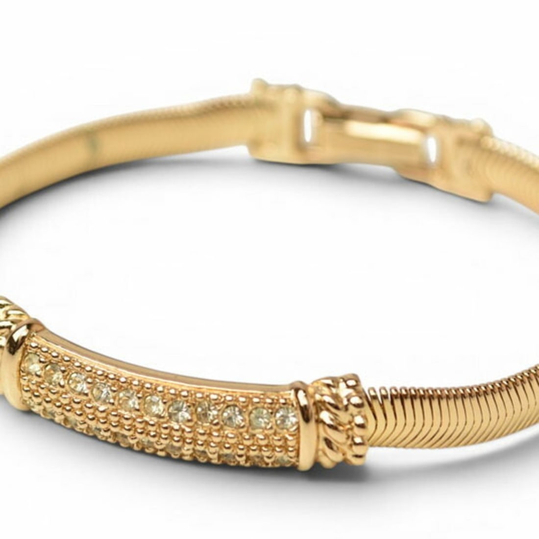 Christian Dior Bracelet Bangle with Rhinestones, Gold: --- Catalog ---Category: SizeLength: 19cm / 7.48''Category: DesignType: Charm braceletColor: GoldGender: Women,MenMaterial: Gold platingCategory: GeneralBrand: Christian Dior--- Item List ---Section: 