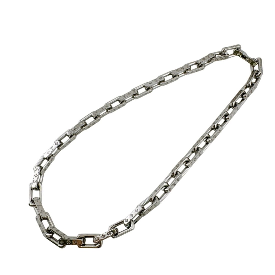 LOUIS VUITTON M00307 Collier Chain Monogram Necklace Silver: --- Catalog ---Category: SizeNeck Circumference: 55 cm / 21.65''Category: DesignColor: SilverGender: MenMaterial: Brass, MetalNecklace Type: Neck chainCategory: GeneralLine: MonogramBrand: Louis Vuitt